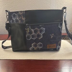 Handcrafted Bee Pattern Crossbody Bag in Black and Navy